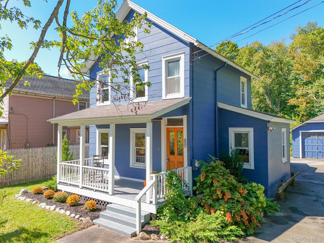 Exterior, Facade, Queen Anne Victorian