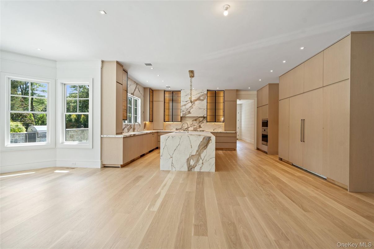 Chandelier, Interior, Kitchen, Marble Walls, Recessed Lighting, Wood Texture Flooring