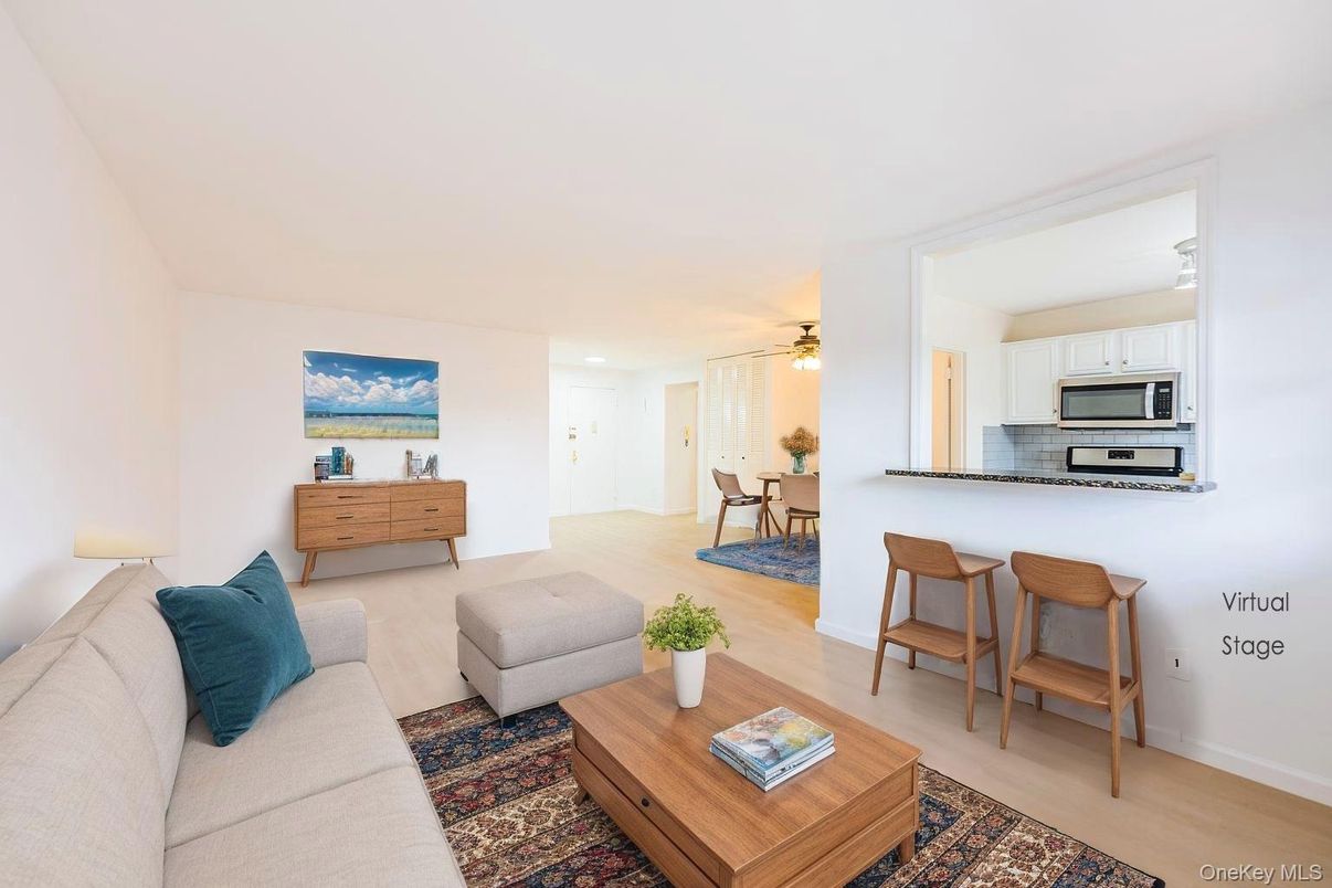Dining room, Interior, Kitchen, Living room, Stainless Steel Appliances, Wood Texture Flooring
