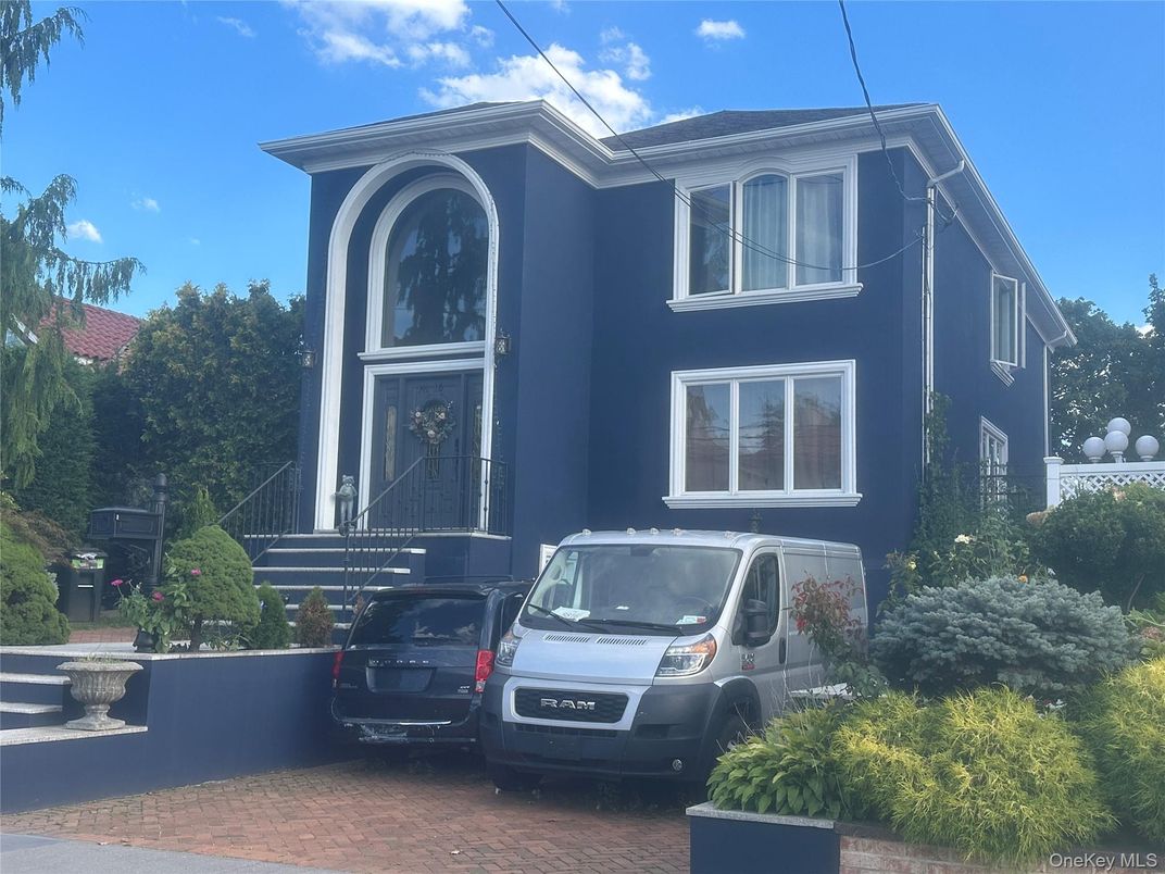 Exterior, Facade, None