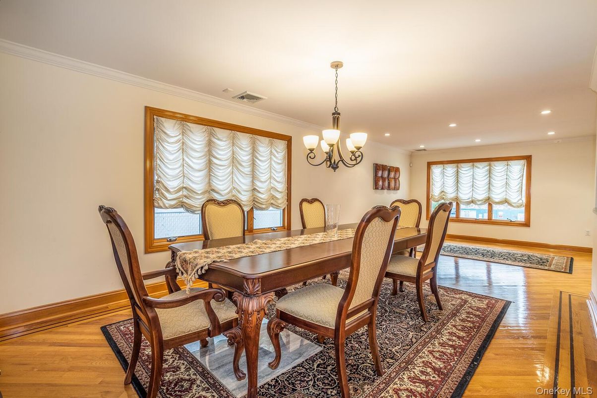 Chandelier, Dining room, Interior, Recessed Lighting, Wood Texture Flooring