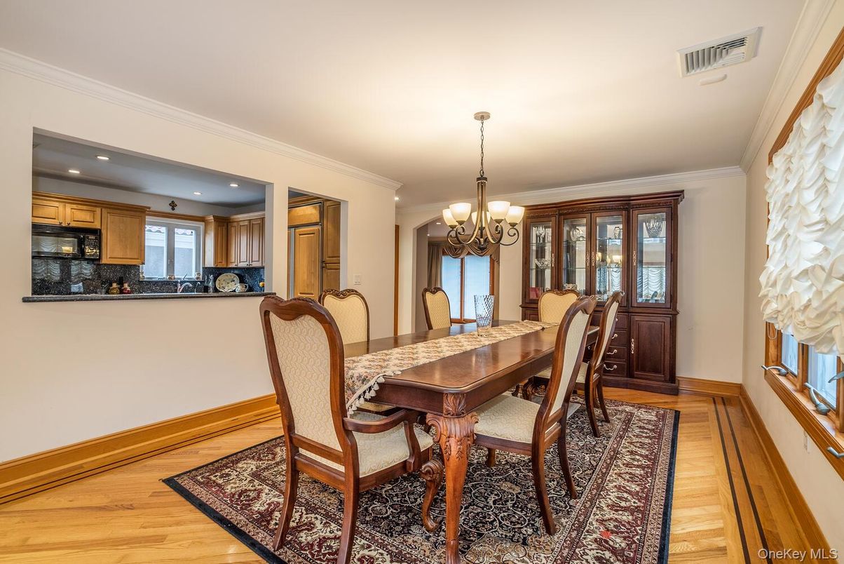 Chandelier, Dining room, Interior, Kitchen, Recessed Lighting, Wood Texture Flooring