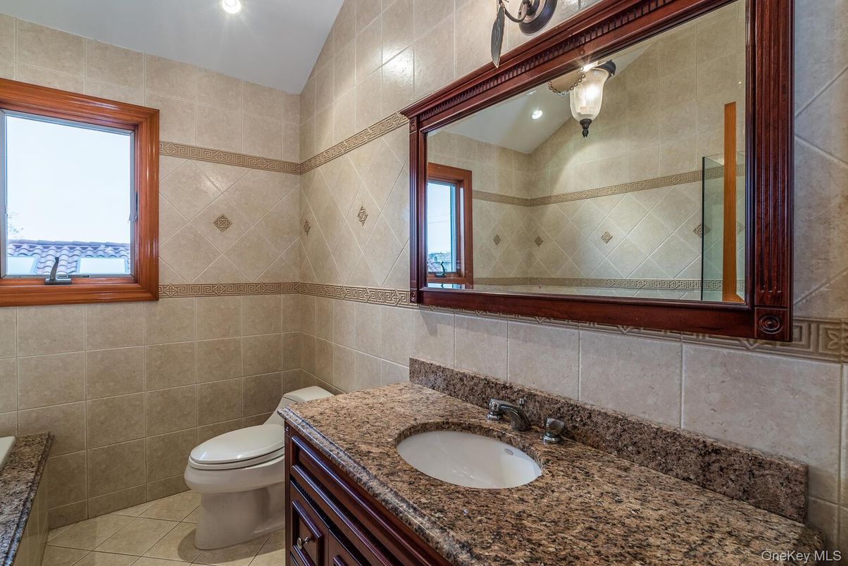 Bathroom, Interior, Recessed Lighting