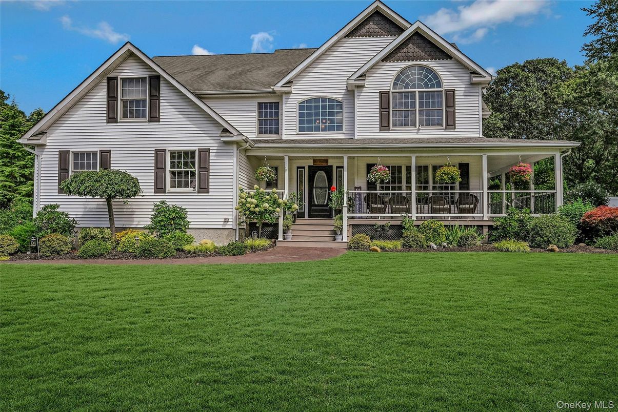 Exterior, Facade, Farmhouse