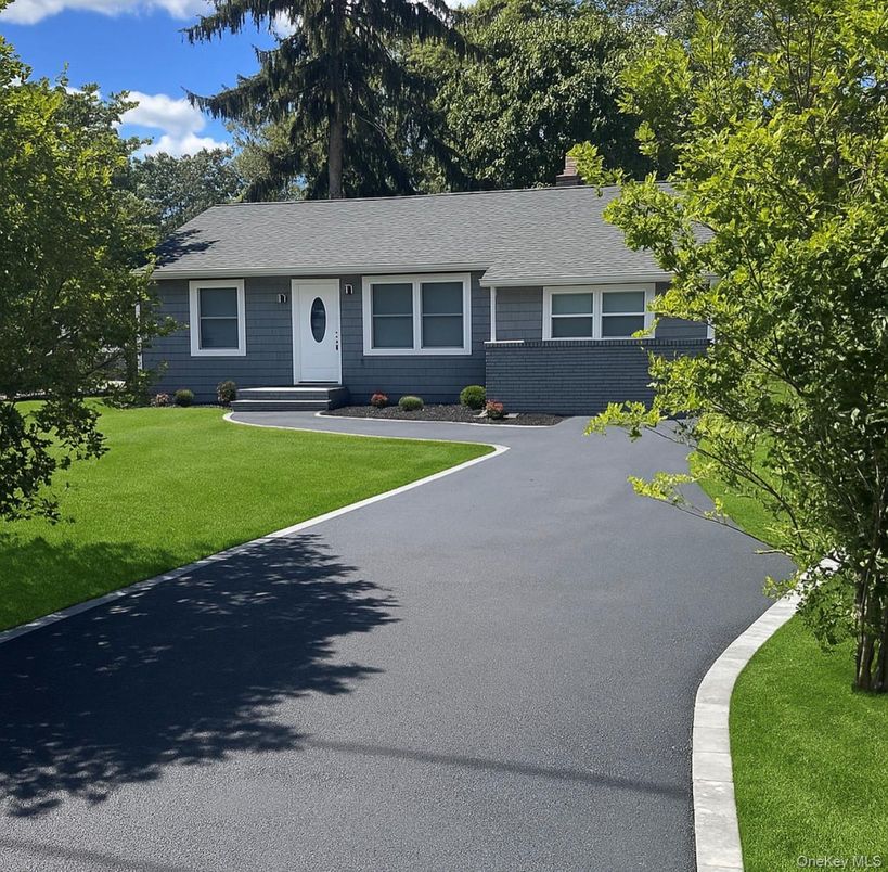 Exterior, Facade, Cape Cod