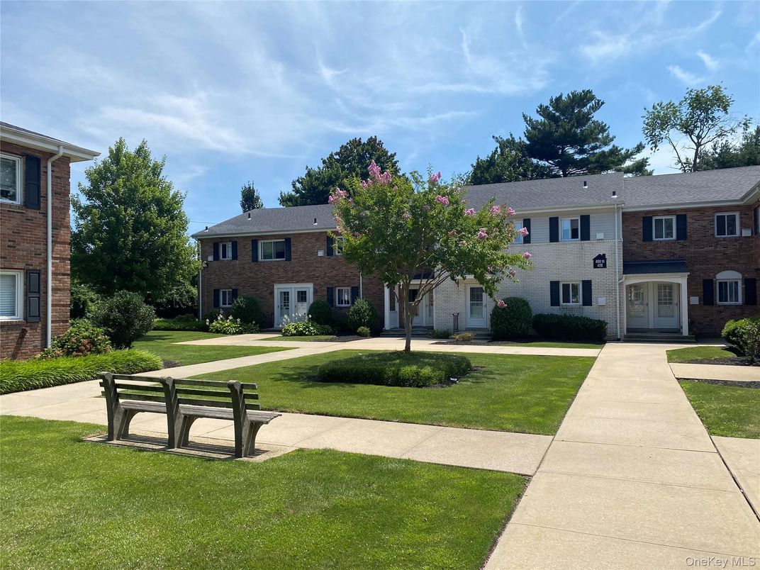Backyard, Exterior, Facade, Brick Facade, Georgian