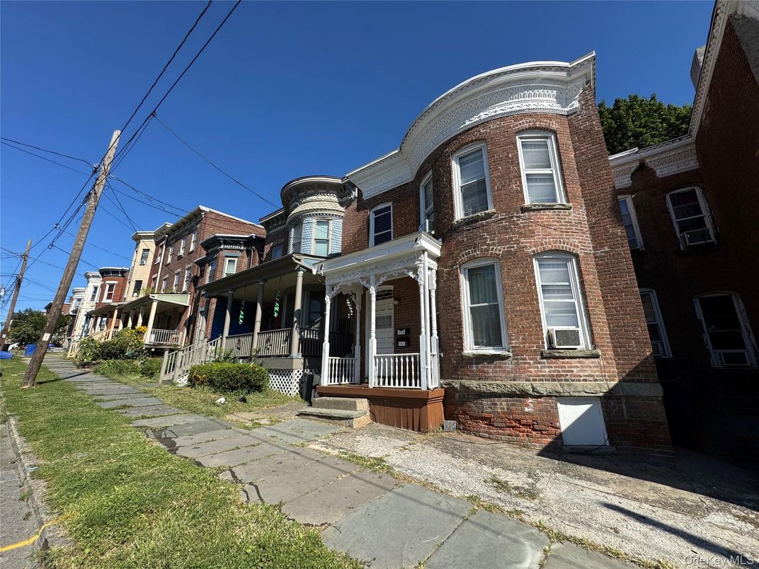 Exterior, Facade, Brick Facade, Rowhouse