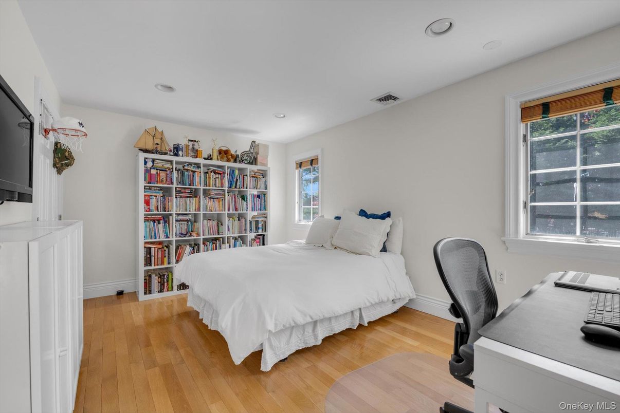 Bedroom, Home Office, Interior, Recessed Lighting, Wood Texture Flooring