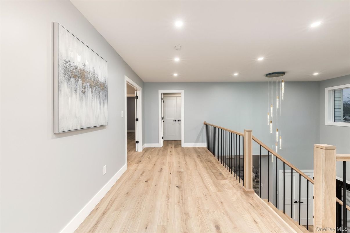 Interior, Pendant Lights, Recessed Lighting, Wood Texture Flooring