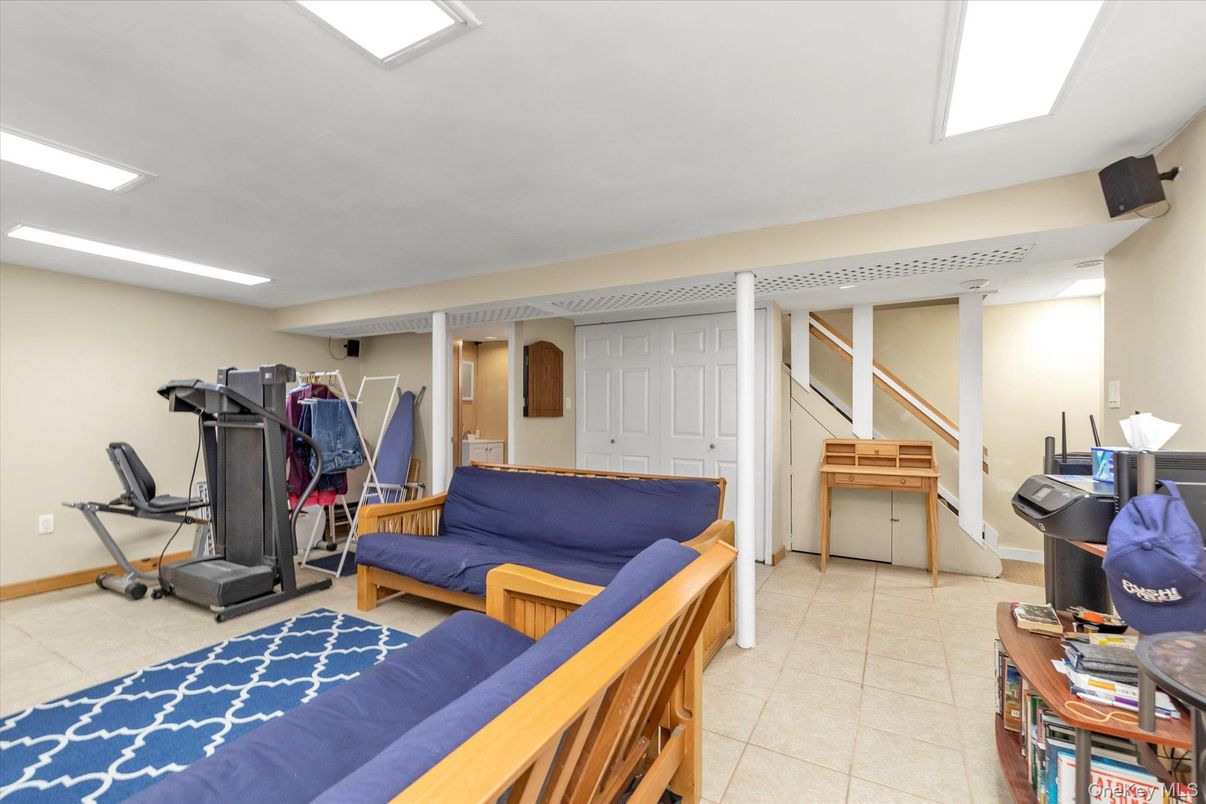 Fitness Equipment, Interior, Living room, Recessed Lighting
