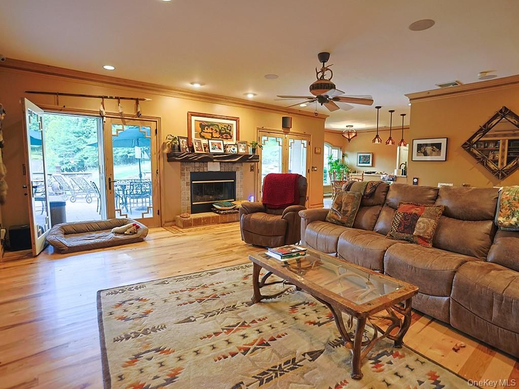 Fireplace, Interior, Living room, Pendant Lights, Recessed Lighting, Wood Texture Flooring