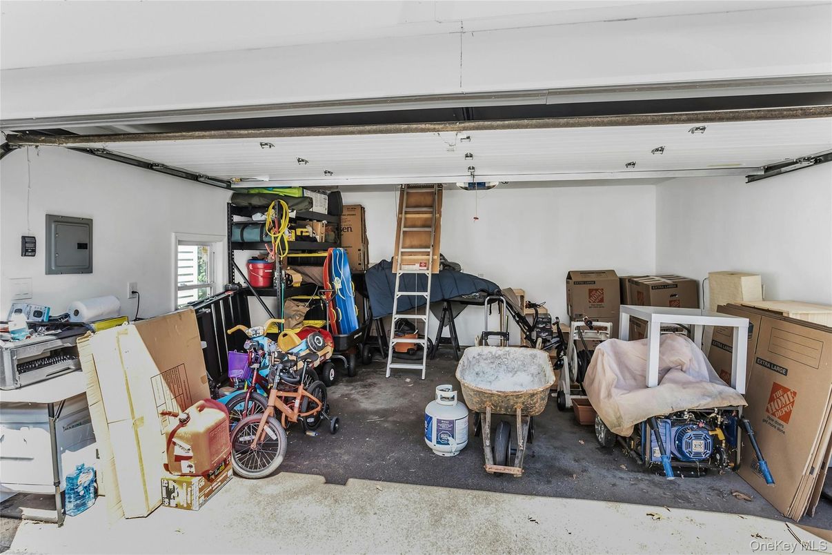 Garage, Interior