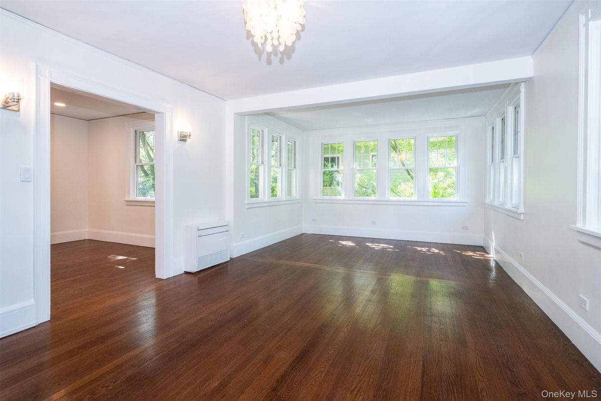 Chandelier, Empty room, Interior, Wood Texture Flooring