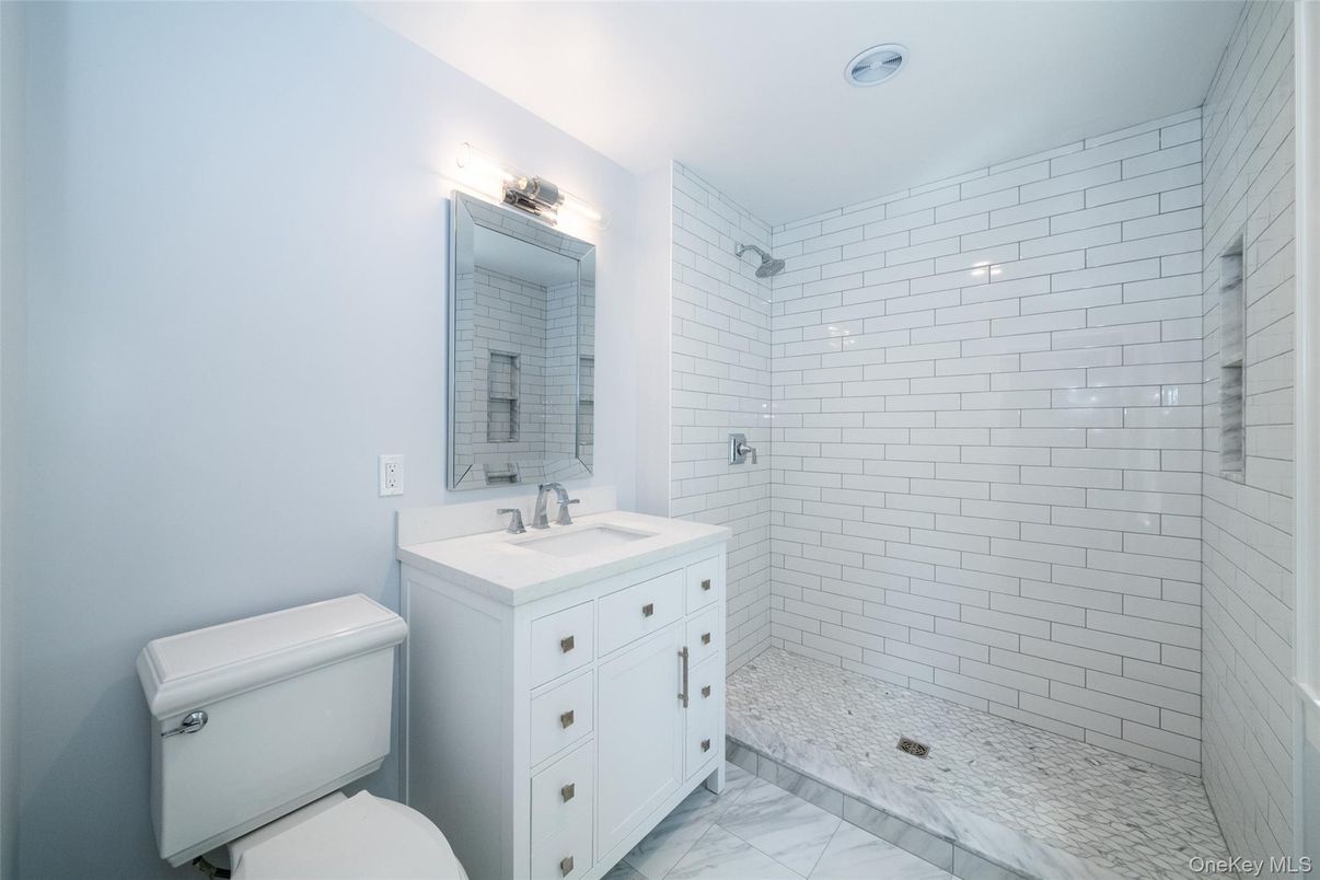 Bathroom, Interior, Marble, Recessed Lighting