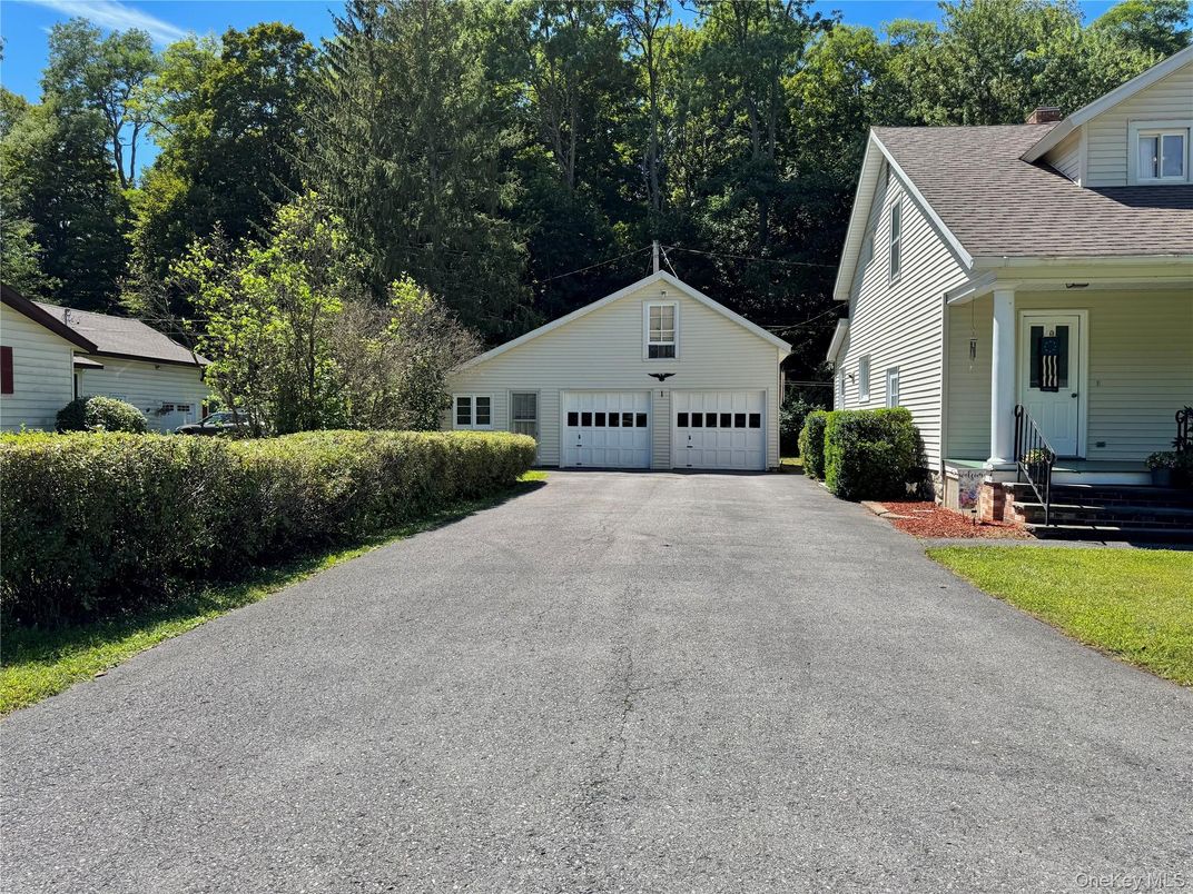 Detached Garage, Exterior