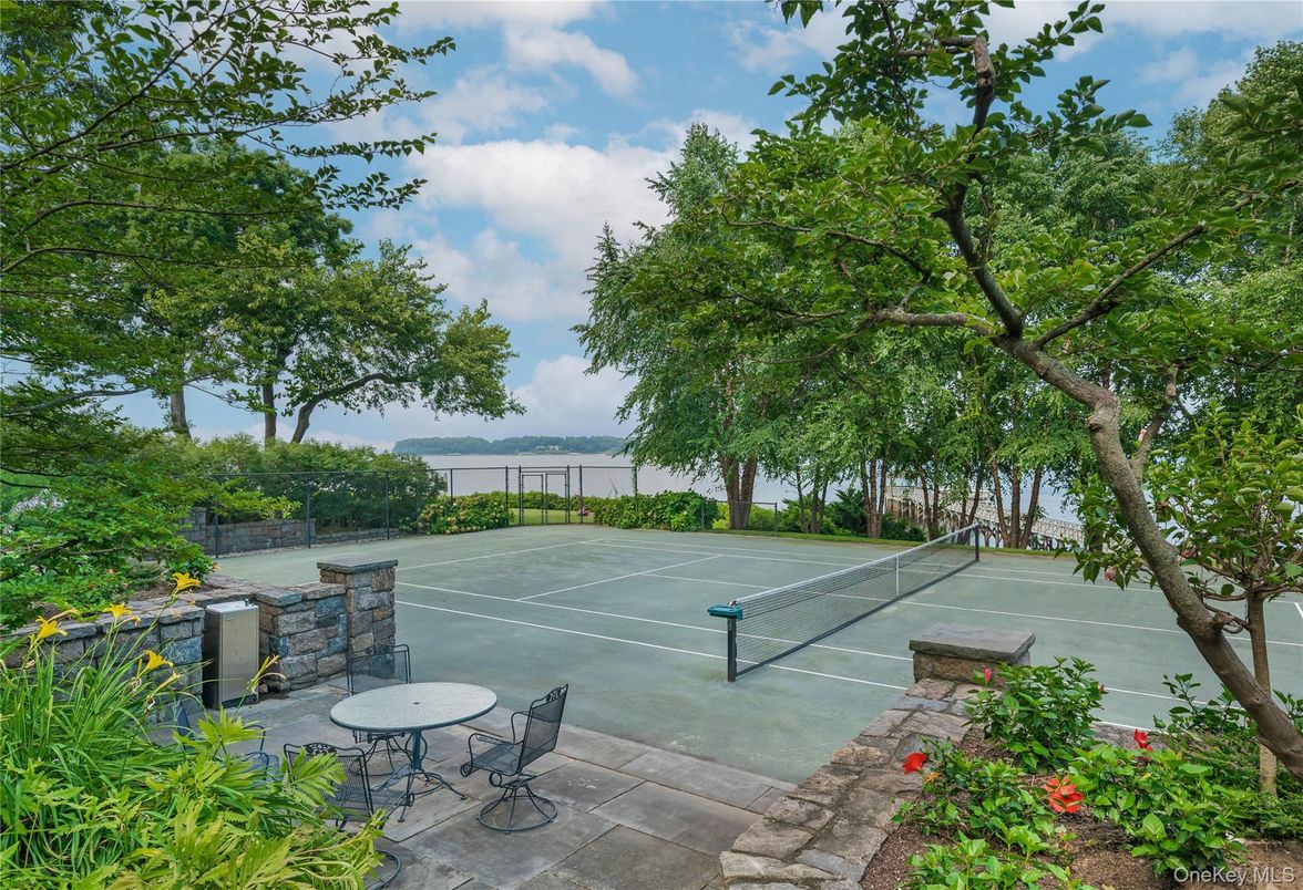 Exterior, Tennis Courts