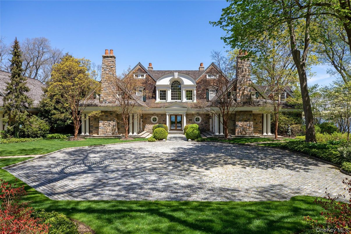 Backyard, Exterior, Facade, French Provincial