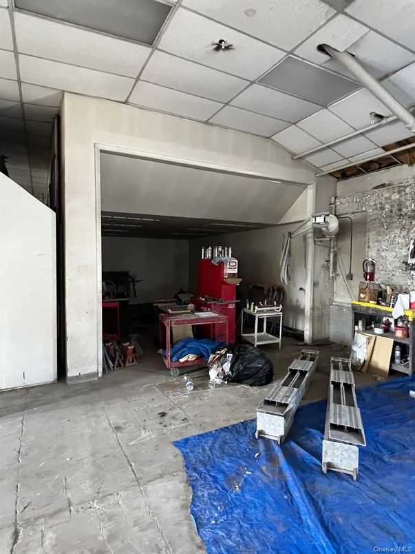 Garage, Interior