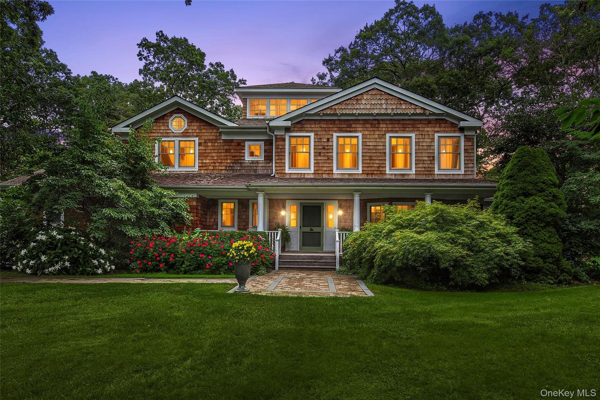 Exterior, Facade, Brick Traditional