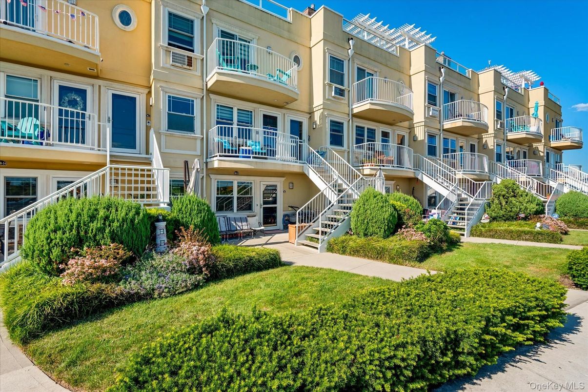 Exterior, Facade, Condo Building