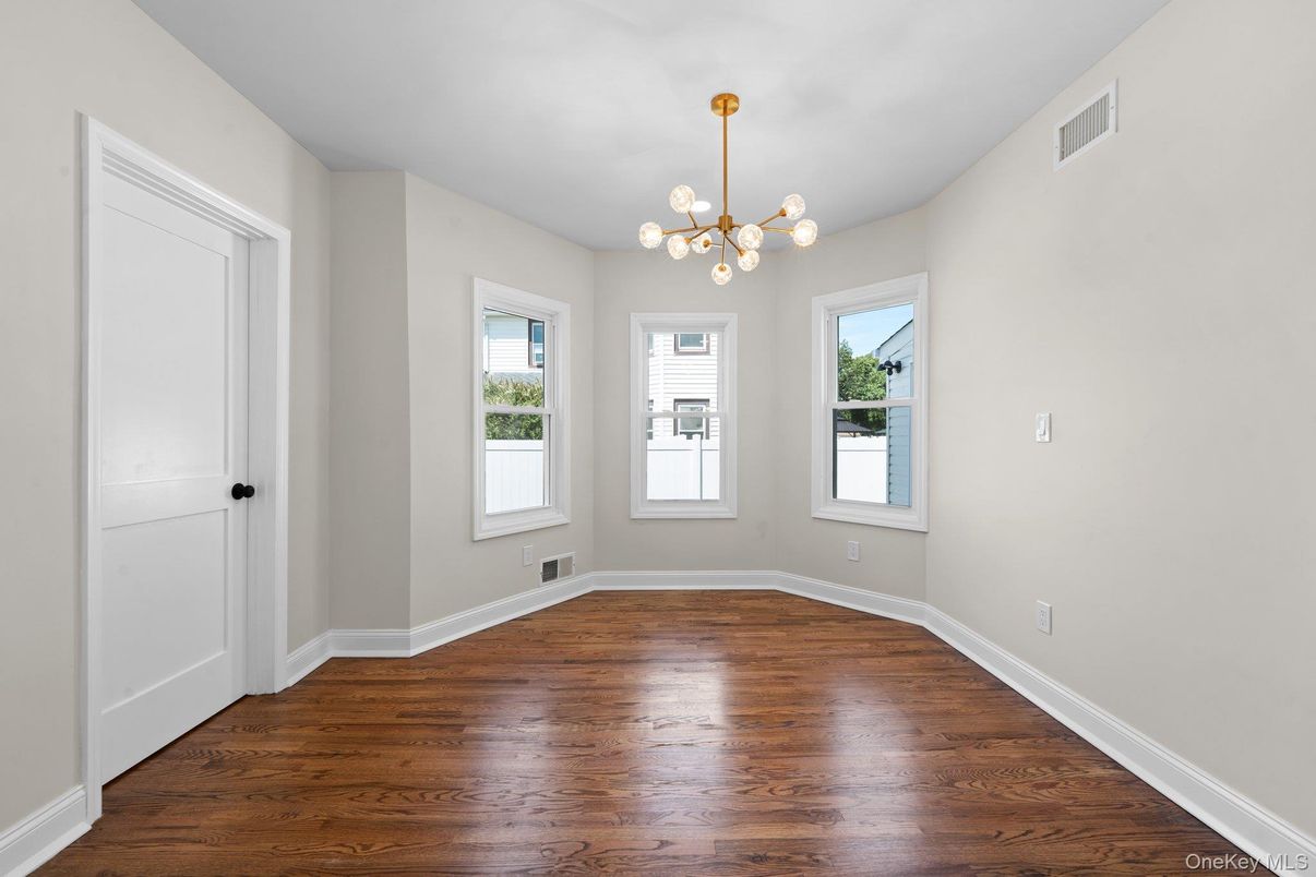 Empty room, Interior, Pendant Lights, Wood Texture Flooring
