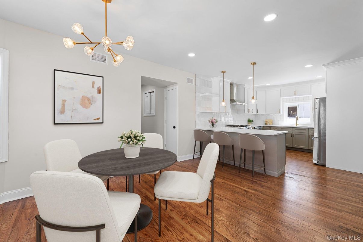 Dining room, Interior, Kitchen, Pendant Lights, Recessed Lighting, Wood Texture Flooring