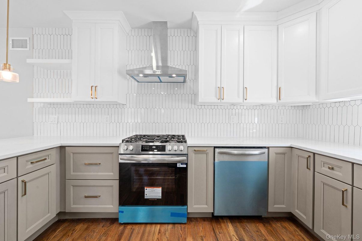 Interior, Kitchen, Pendant Lights, Stainless Steel Appliances, Wood Texture Flooring