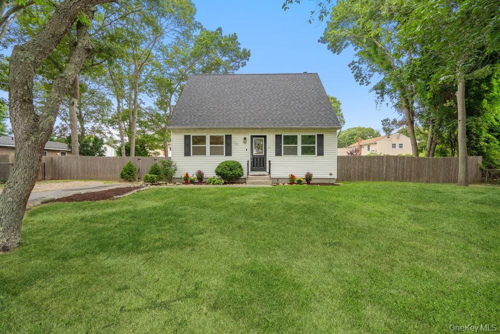 Backyard, Exterior, Facade, Cape Cod