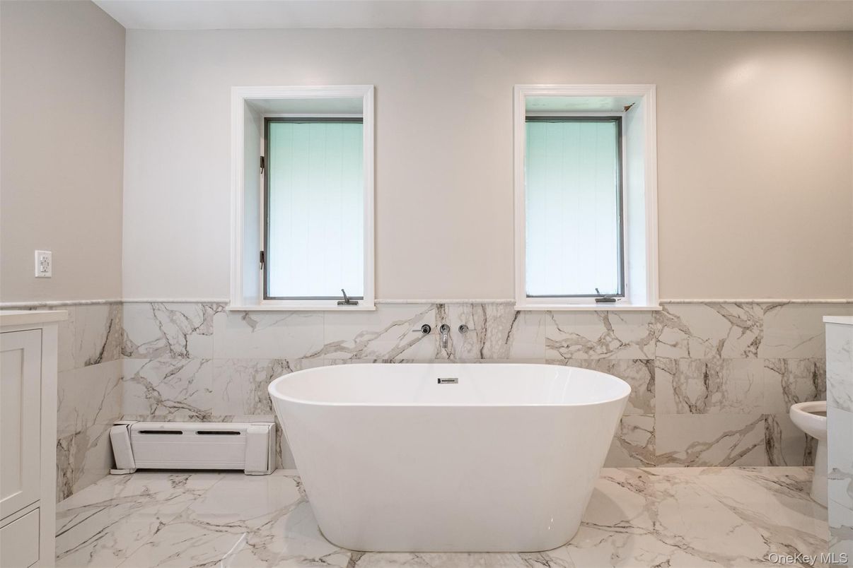Bathroom, Free Standing Baths, Interior, Marble, Marble Walls