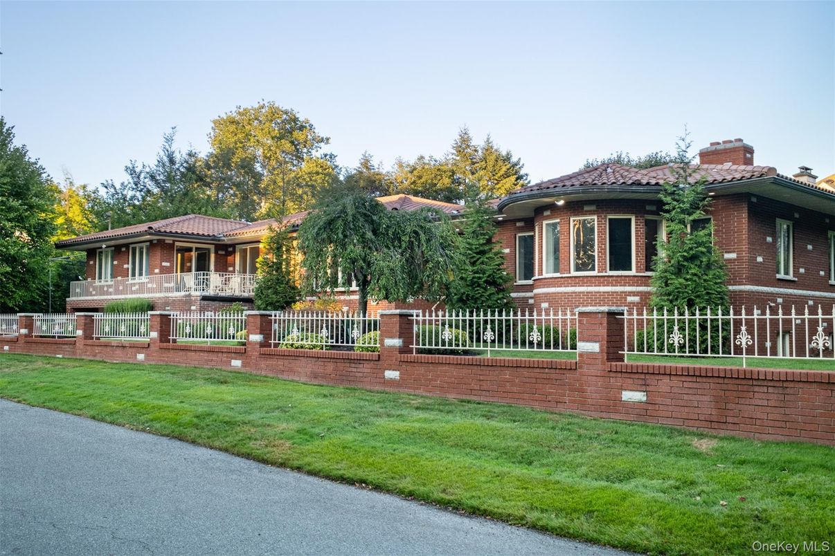Exterior, Facade, Brick Facade, Mediterranean