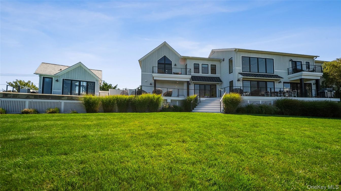 Backyard, Exterior, Facade, Farmhouse