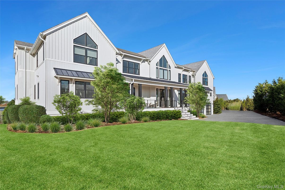 Backyard, Exterior, Facade, Farmhouse
