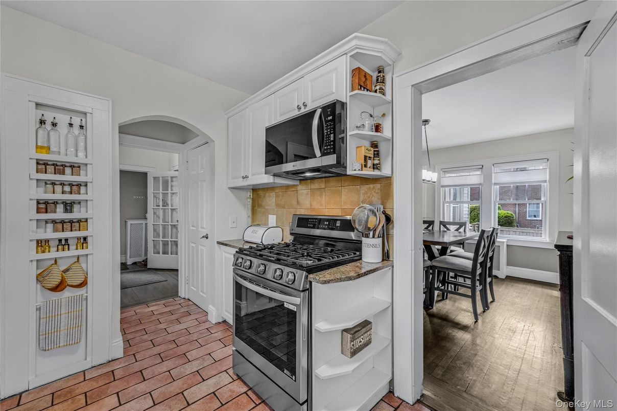 Dining room, Interior, Kitchen, Pendant Lights, Wood Texture Flooring