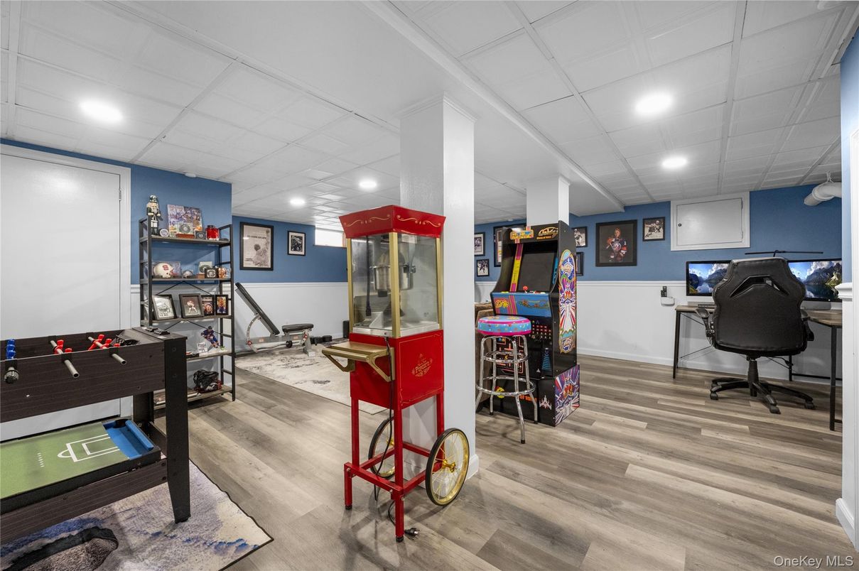 Game Room, Home Office, Interior, Recessed Lighting, Wood Texture Flooring