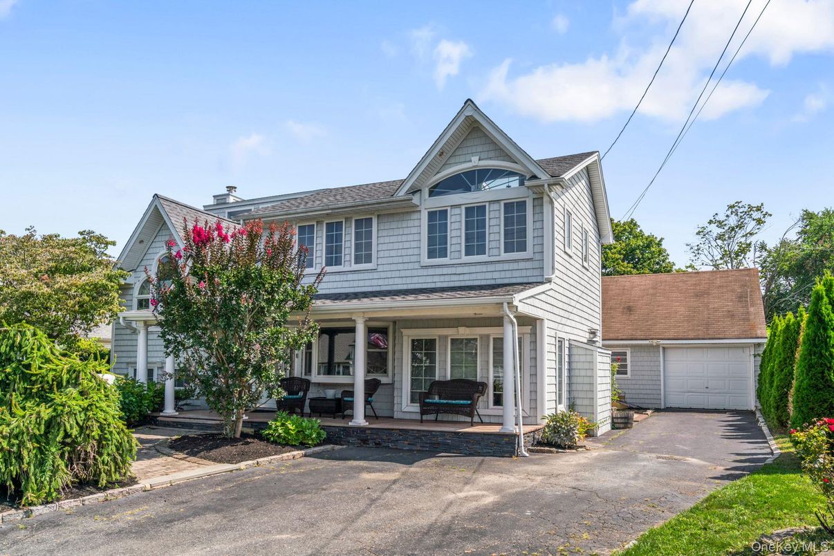 Detached Garage, Exterior, Facade, Queen Anne Victorian