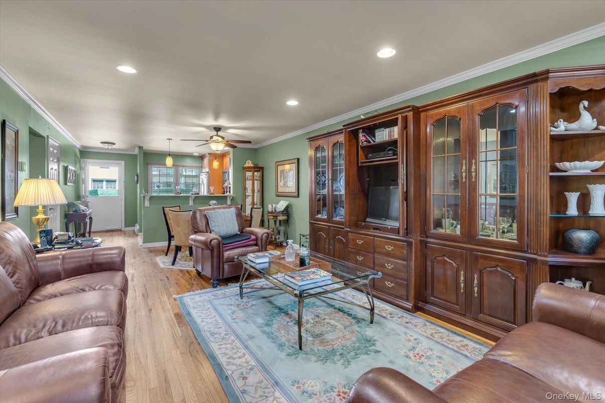 Dining room, Interior, Living room, Recessed Lighting, Wood Texture Flooring
