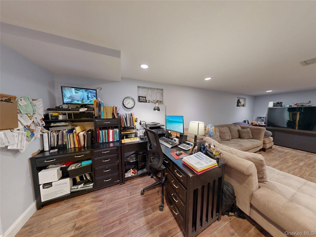 Home Office, Interior, Recessed Lighting, Wood Texture Flooring