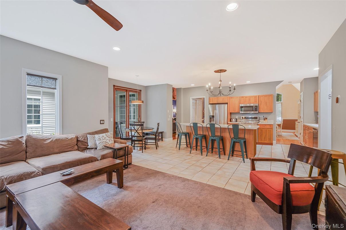 Chandelier, Dining room, Interior, Kitchen, Living room, Recessed Lighting, Stainless Steel Appliances