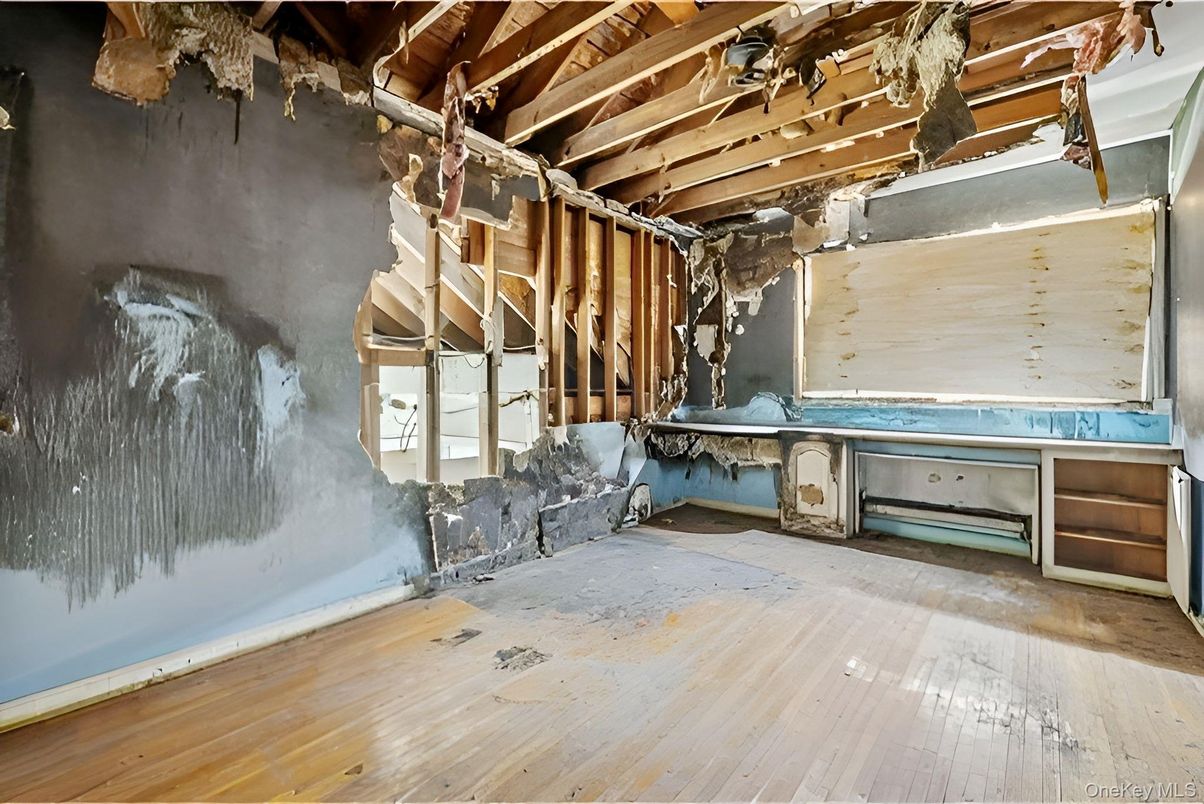 Empty room, Interior, Wooden Beams, Wood Texture Flooring