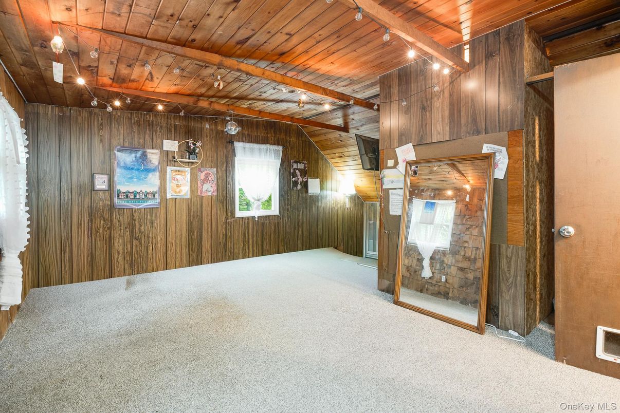 Empty room, Interior, Wooden Beams, Wooden Ceilings, Wooden Walls