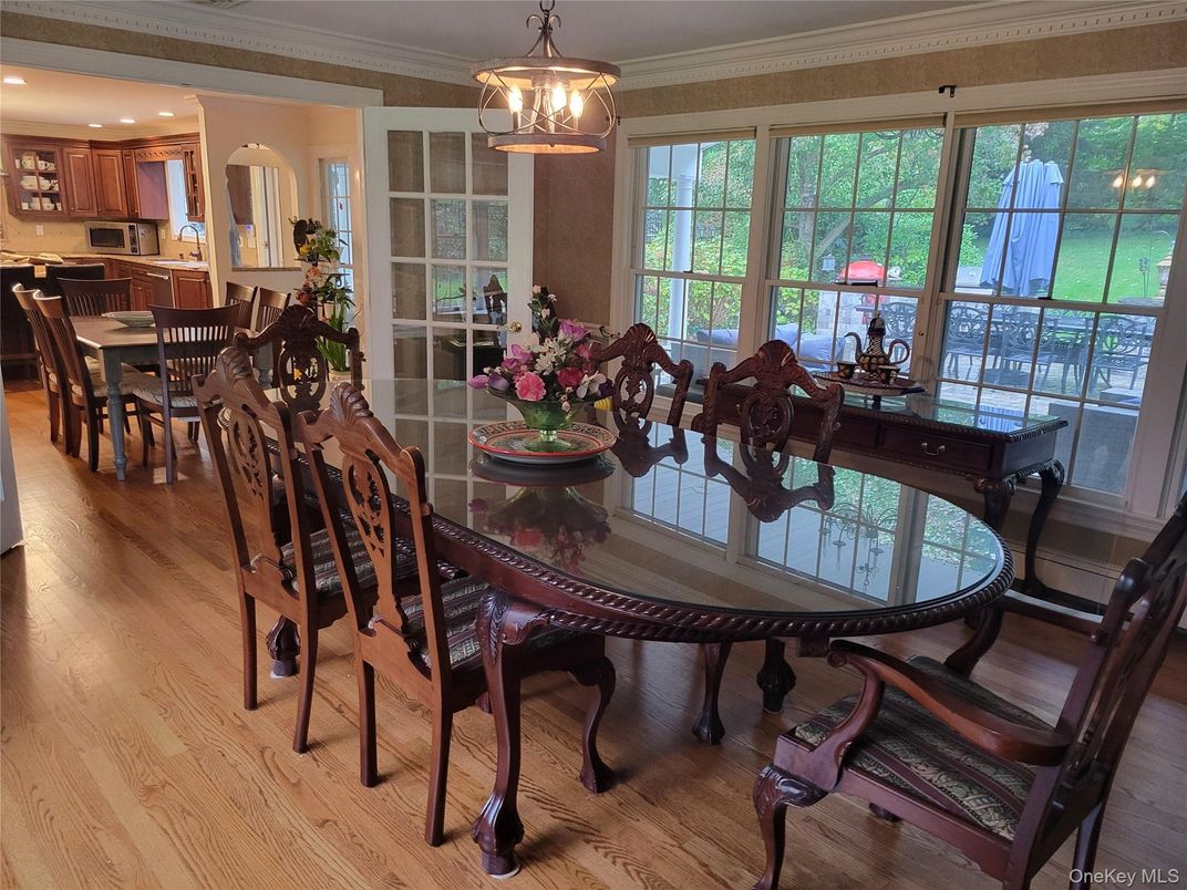 Dining room, Interior, Kitchen, Pendant Lights, Recessed Lighting, Wood Texture Flooring