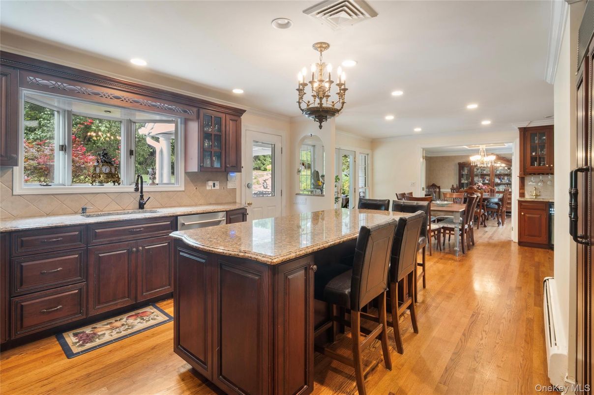 Chandelier, Dining room, Interior, Kitchen, Recessed Lighting, Wood Texture Flooring