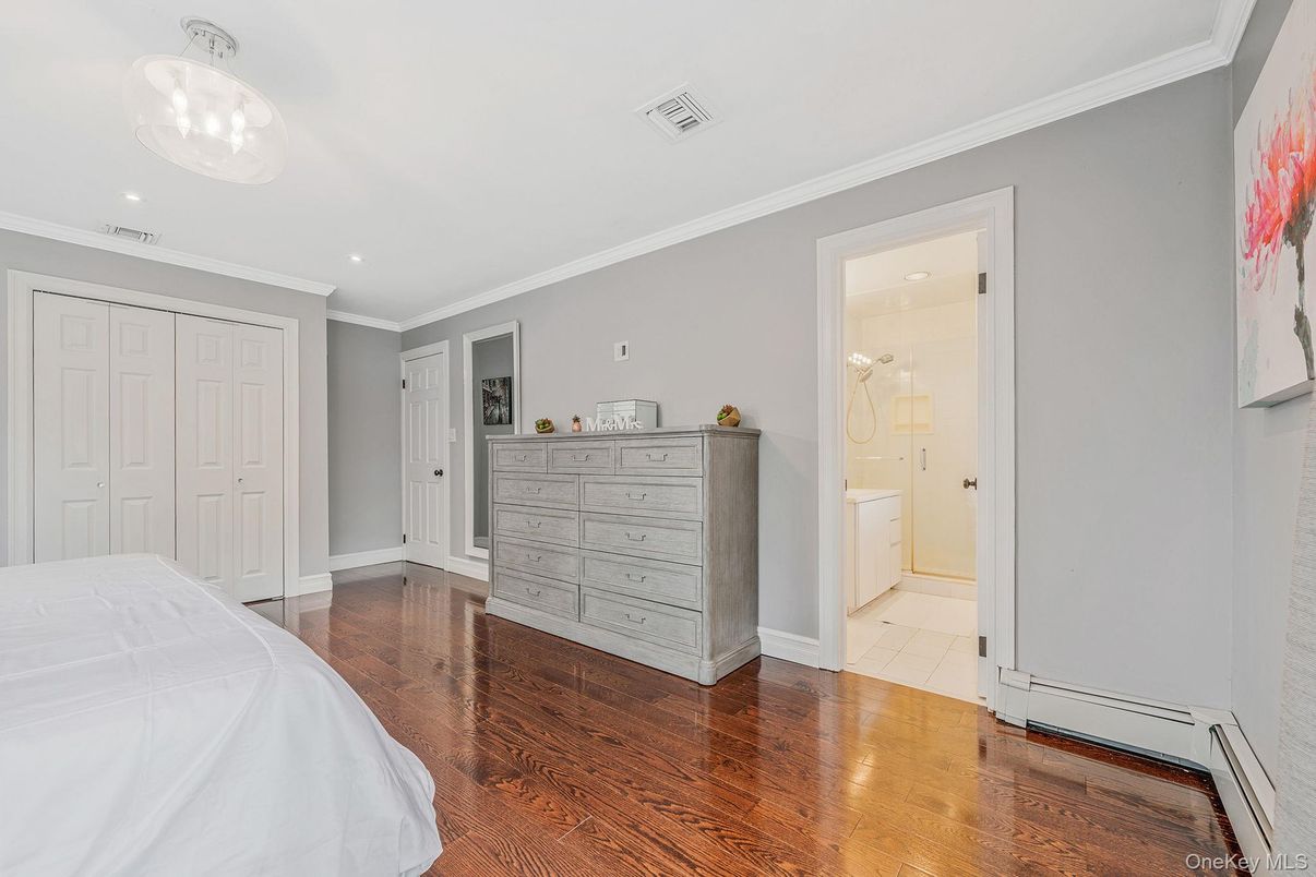 Bathroom, Bedroom, Interior, Recessed Lighting, Wood Texture Flooring