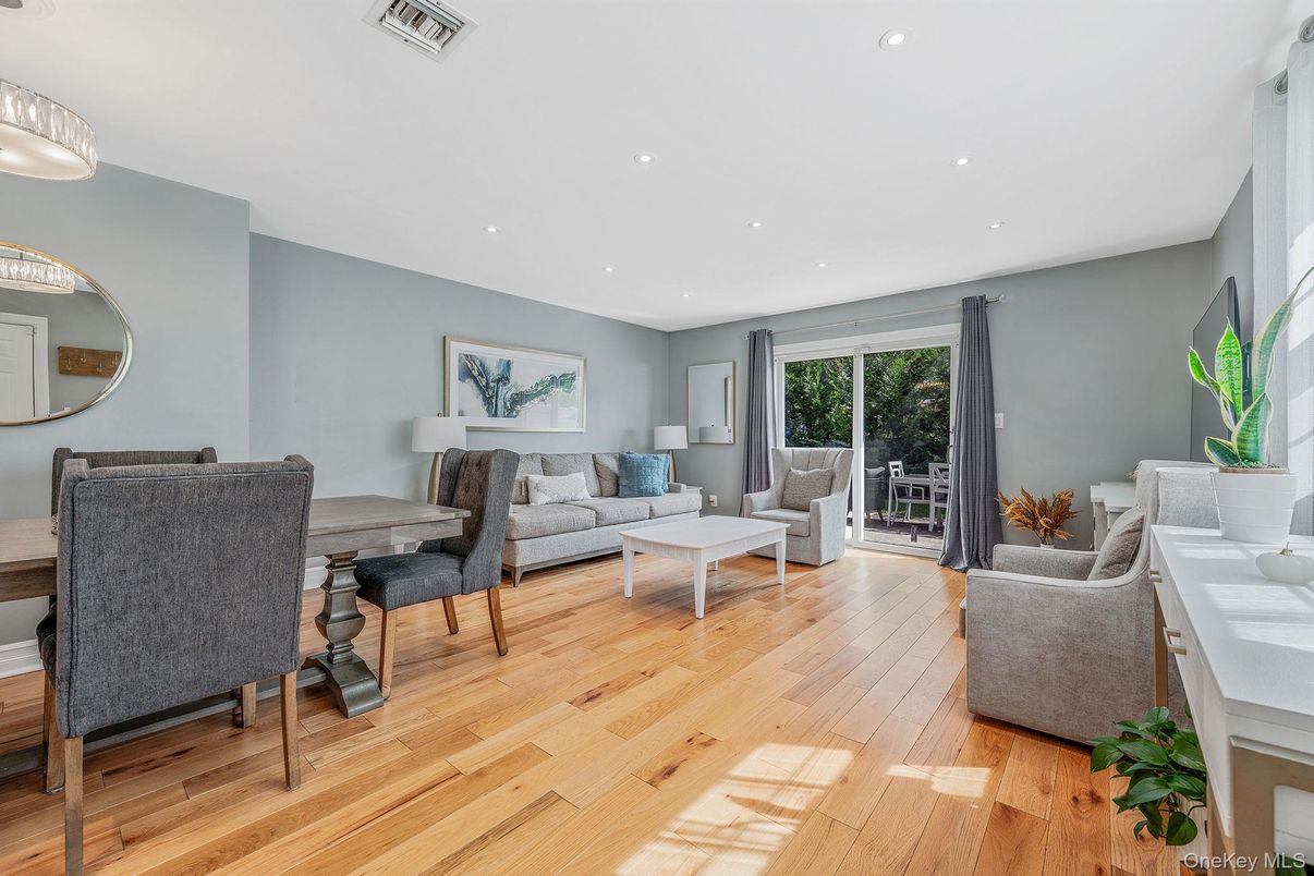 Dining room, Interior, Living room, Recessed Lighting, Wood Texture Flooring