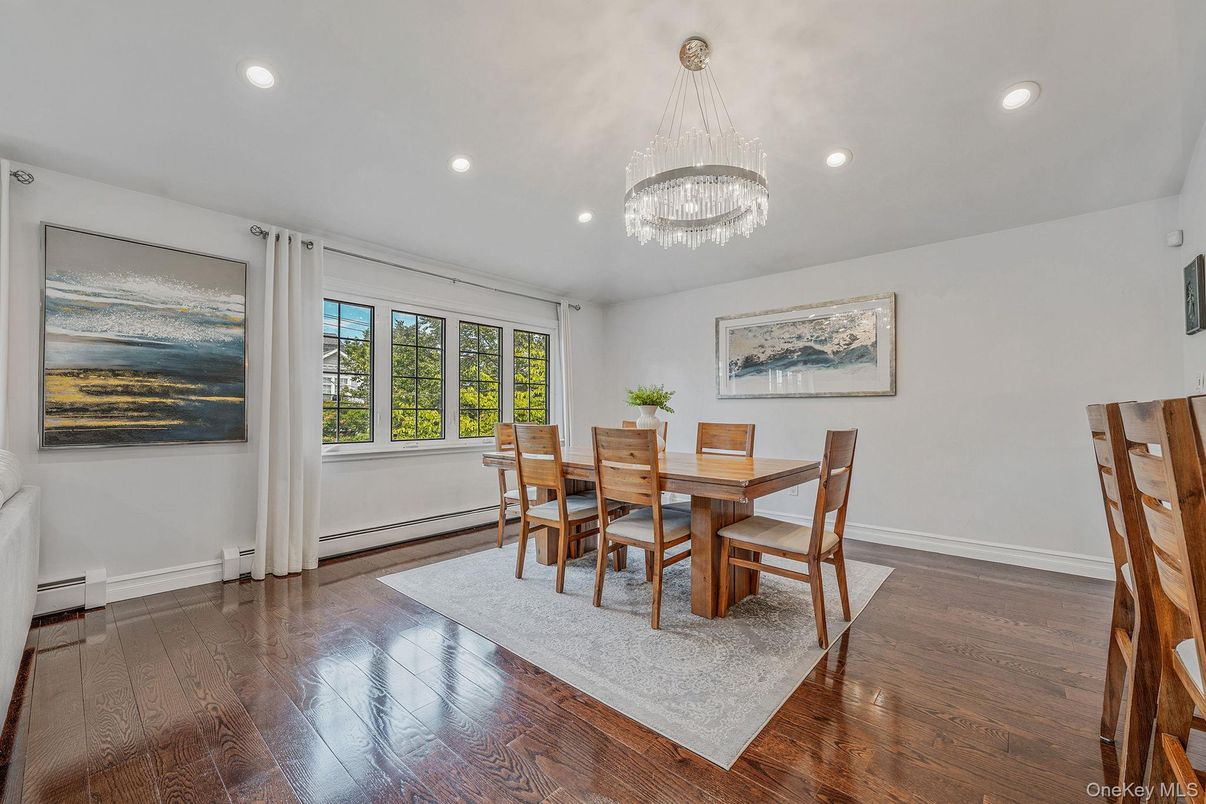Chandelier, Dining room, Interior, Recessed Lighting, Wood Texture Flooring