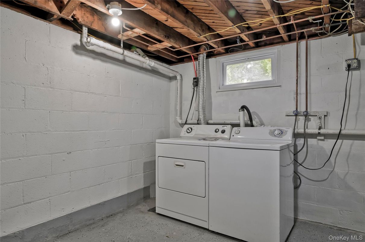 Interior, Stone Walls, Washer, Wooden Beams