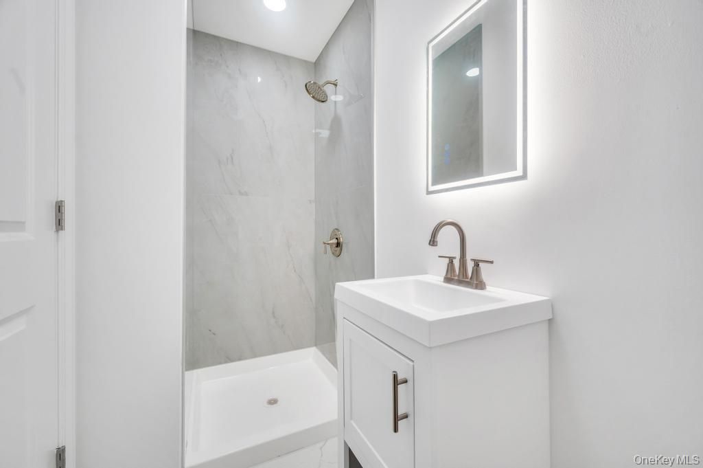 Bathroom, Interior, Marble Walls, Recessed Lighting