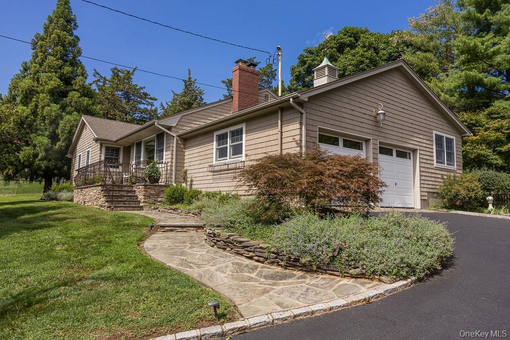 Attached, Exterior, Facade, Cape Cod