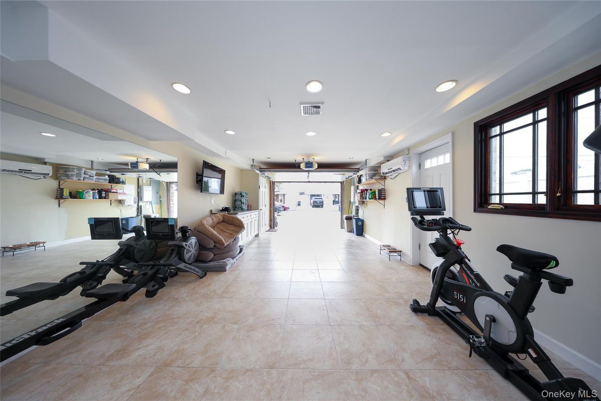 Fitness Equipment, Interior, Recessed Lighting