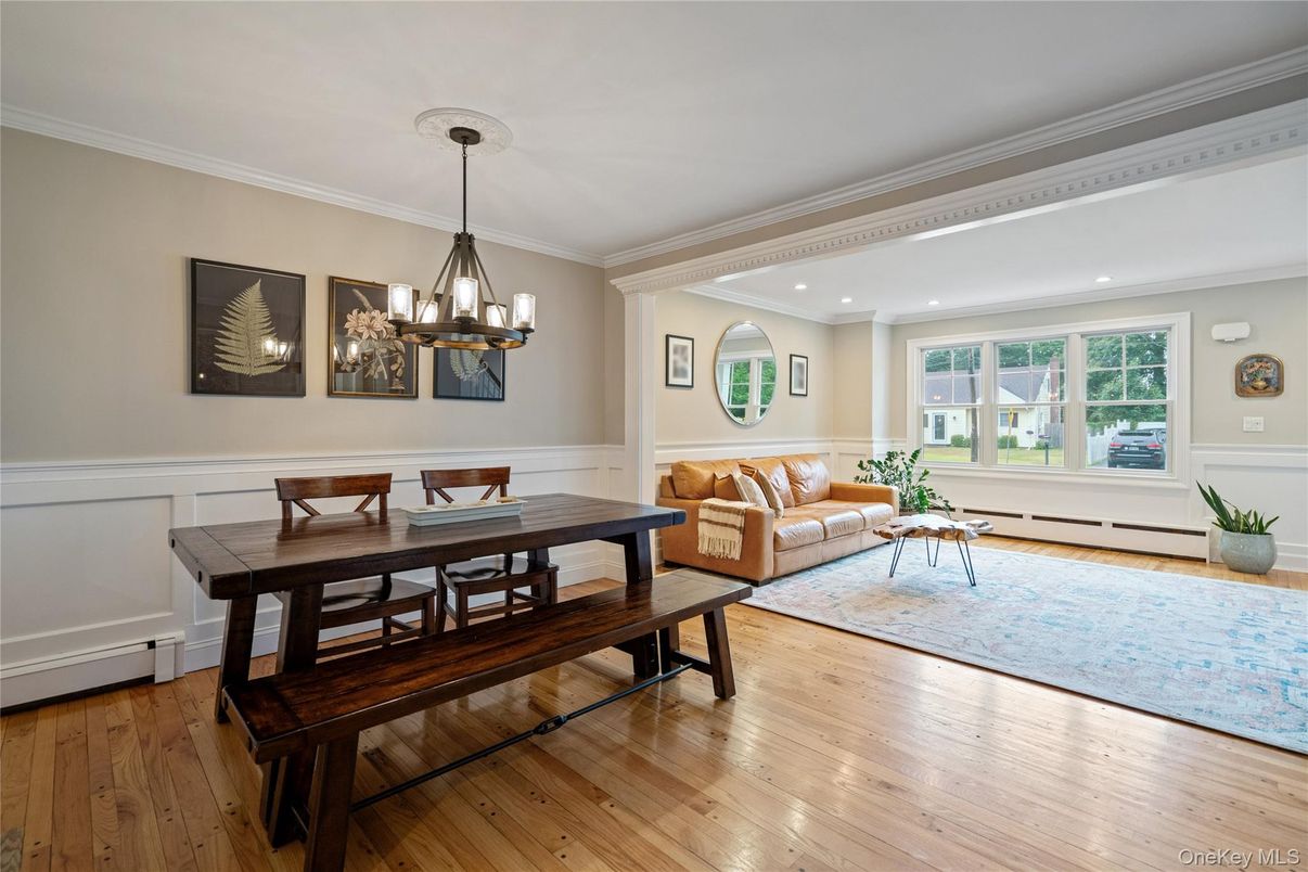 Chandelier, Dining room, Interior, Living room, Recessed Lighting, Wood Texture Flooring
